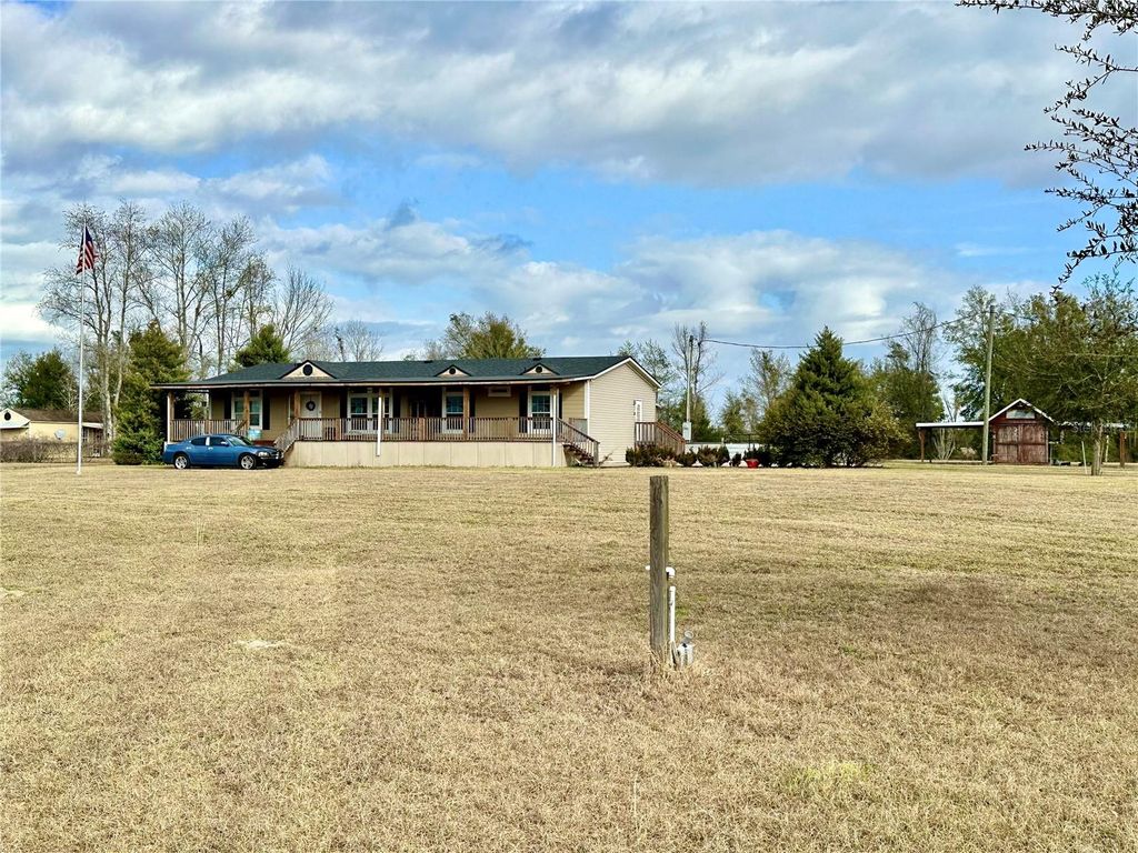 Photo of 237 SW Baron Glen, Fort White, FL 32038 (MLS # OM719438)