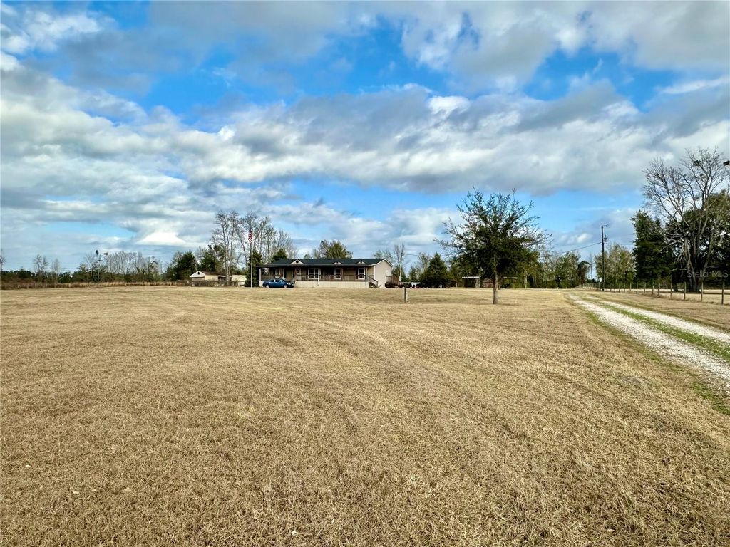 Photo of 237 SW Baron Glen, Fort White, FL 32038 (MLS # OM719438)