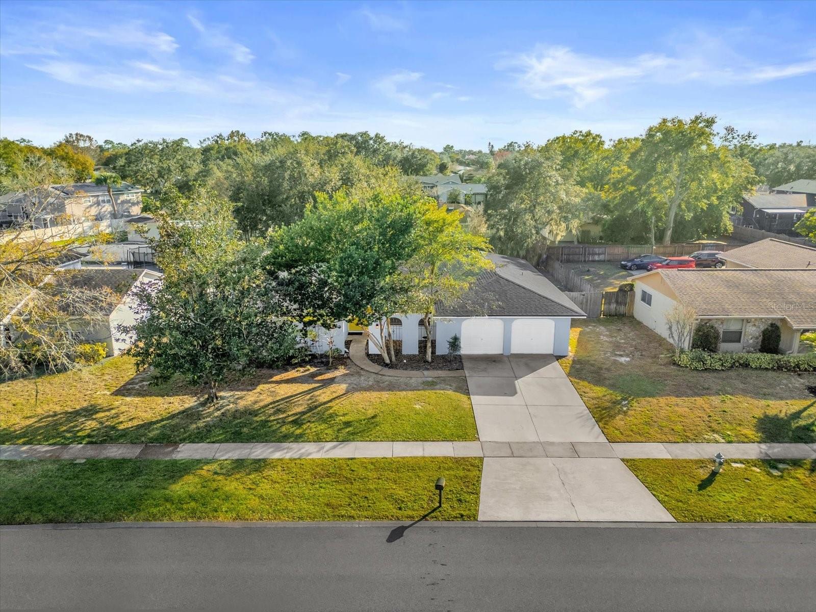 Casas a venda 2 - Jen Dantas 8208 BANYAN BOULEVARD