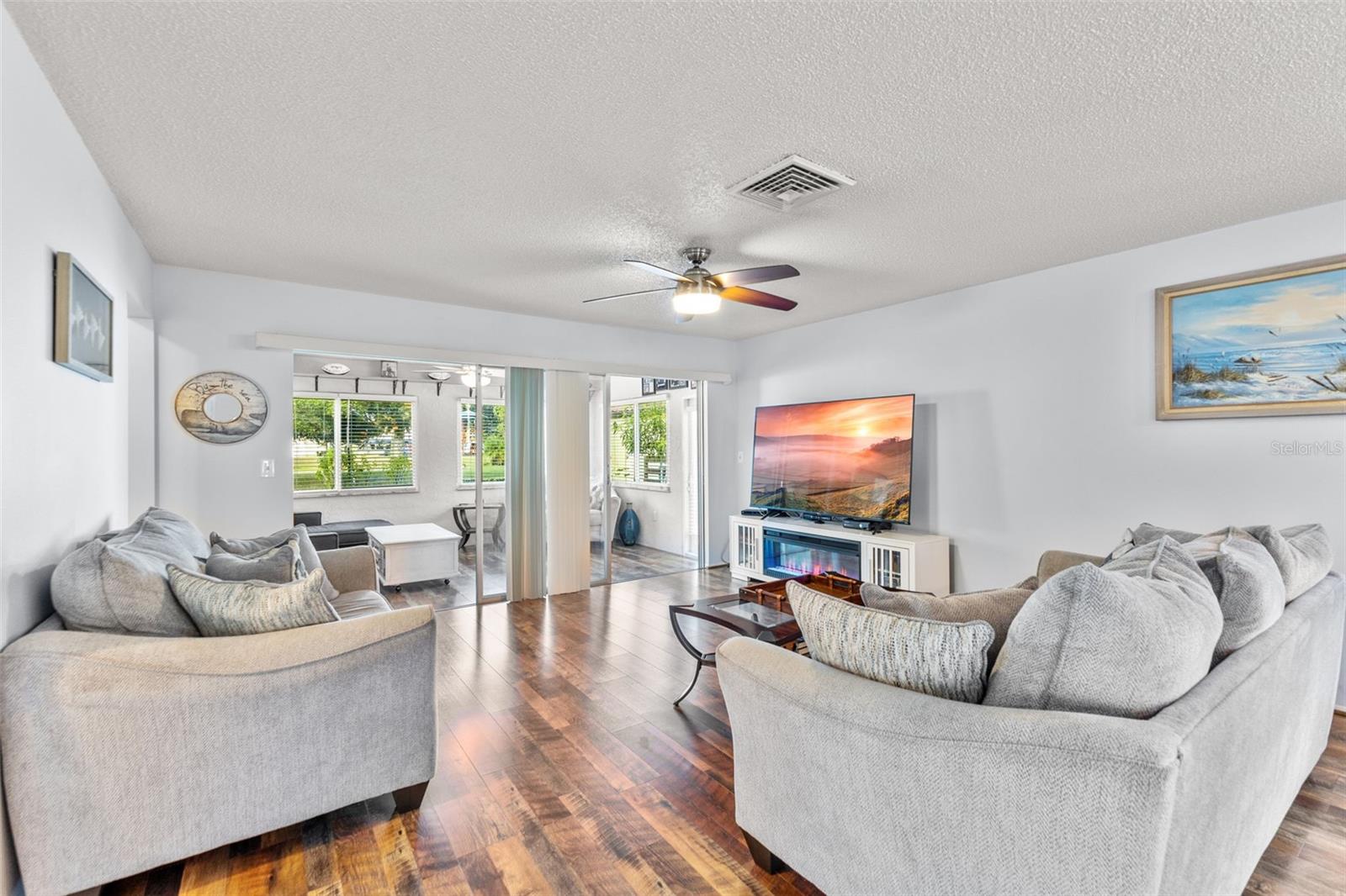 THE VILLAS AT CHRISTIAN RETREAT - Residential