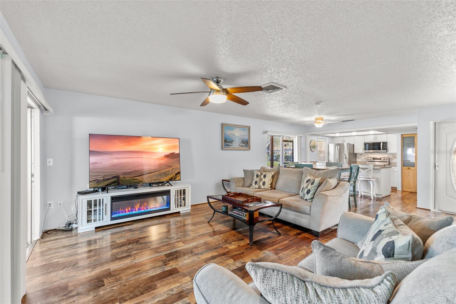 THE VILLAS AT CHRISTIAN RETREAT - Residential