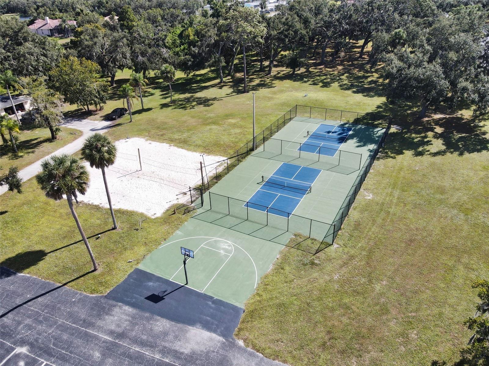 THE VILLAS AT CHRISTIAN RETREAT - Residential