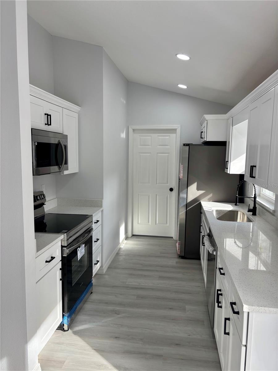 RAINBOW PARK #UN8 - Residential