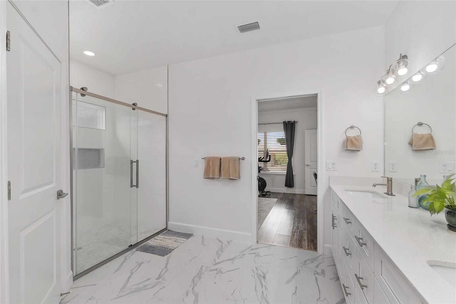 GRAND OAKS AT TOWER PH 2 PB 37 PG 63 - Residential