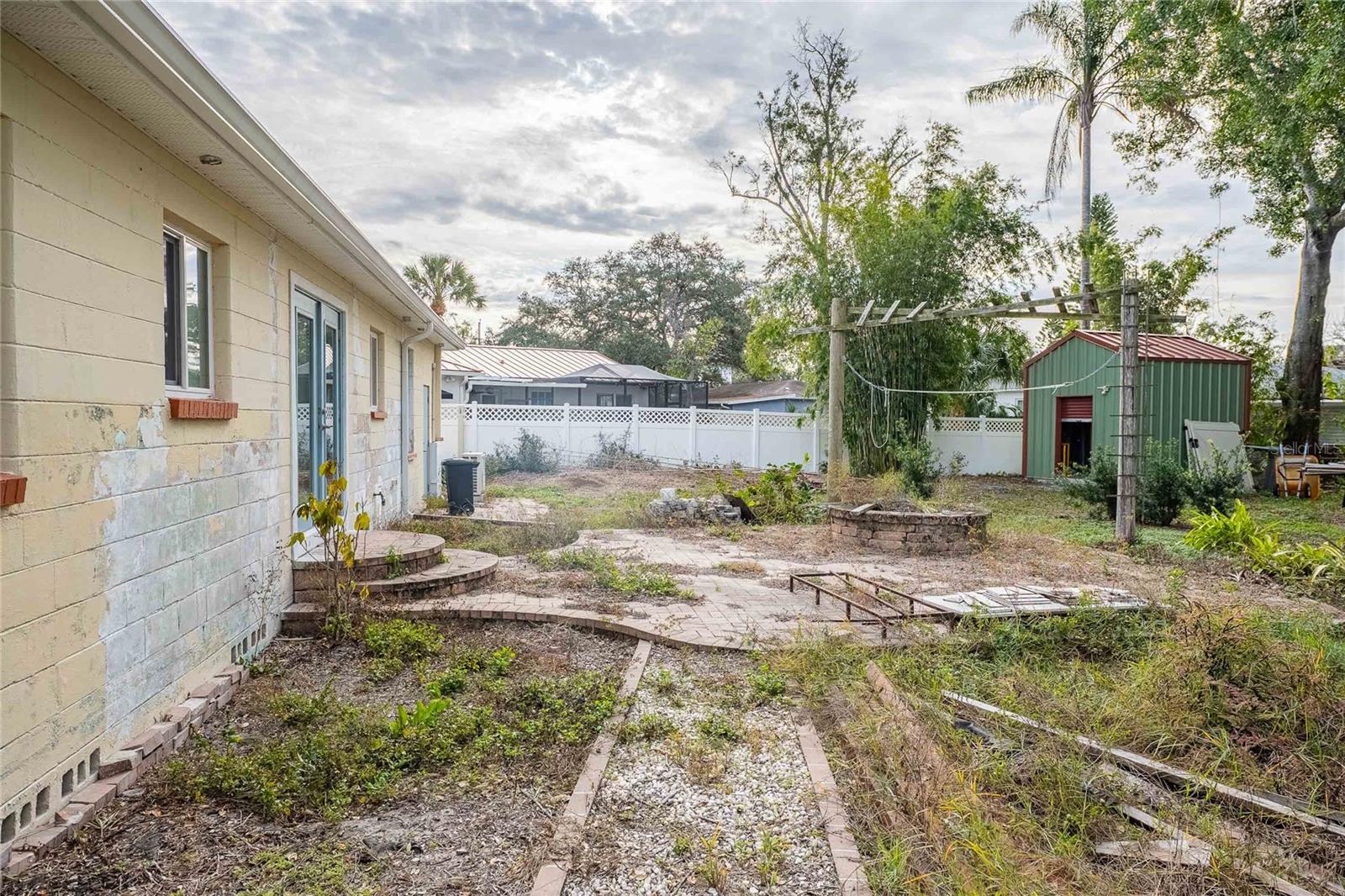 BAYHILL ESTATES - Land