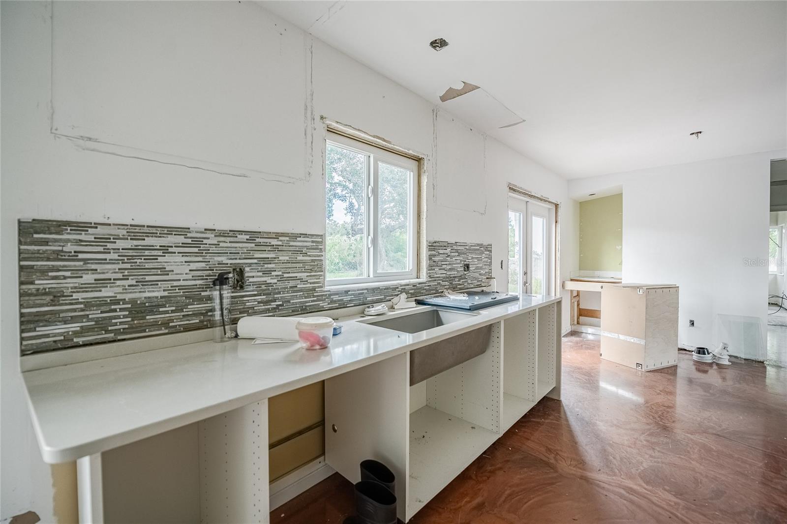 BAYHILL ESTATES - Land