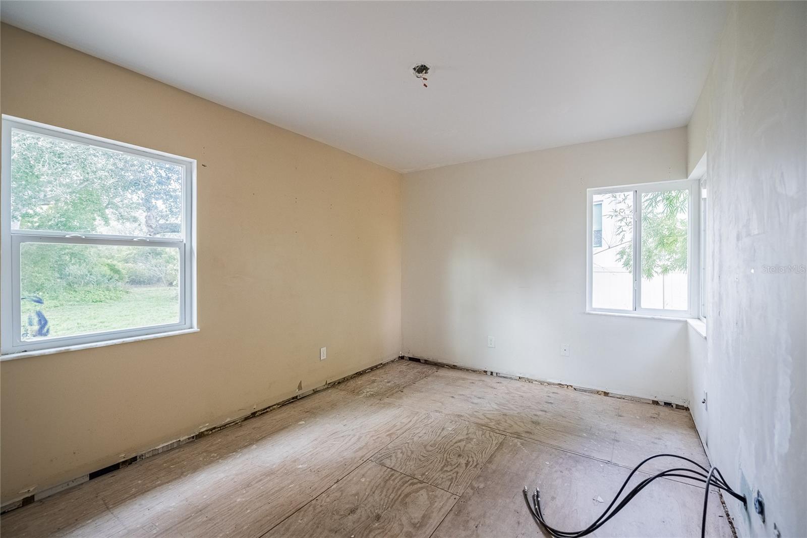 BAYHILL ESTATES - Land