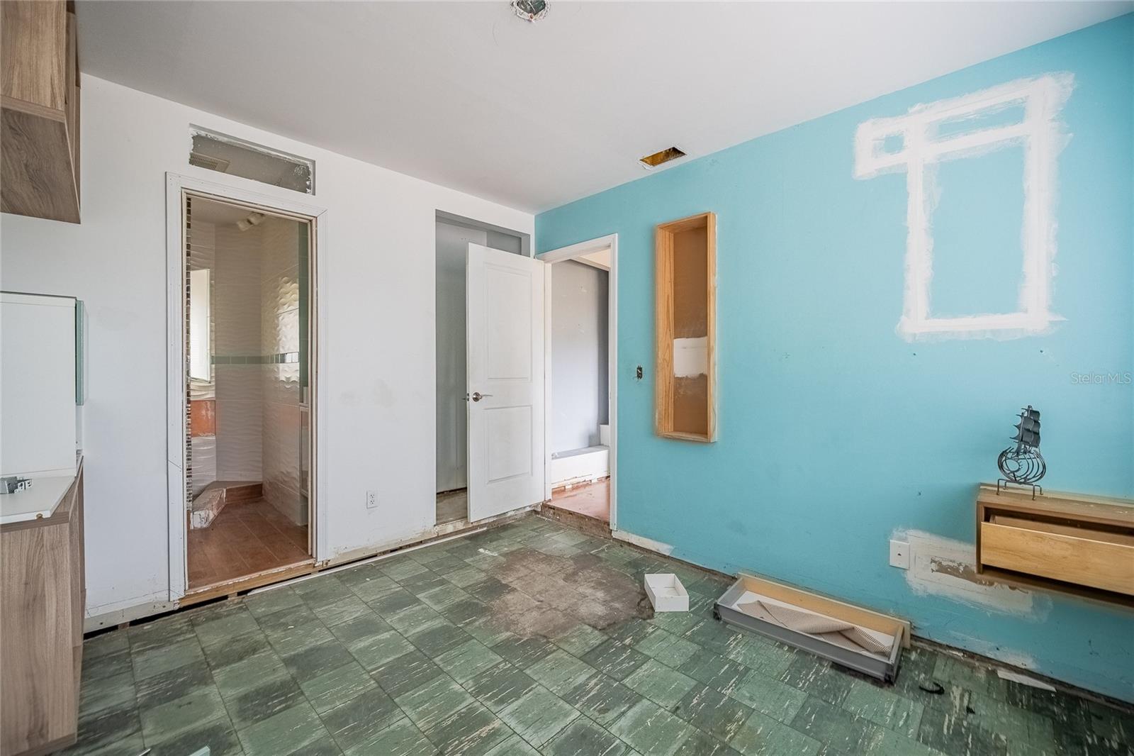 BAYHILL ESTATES - Land