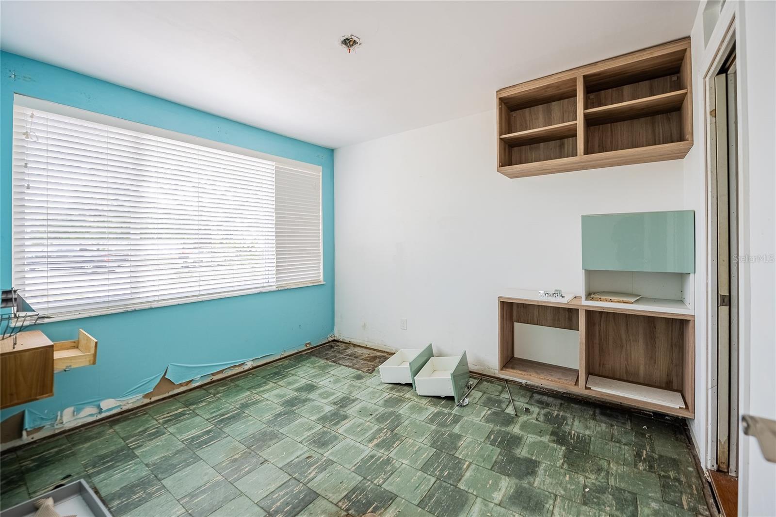 BAYHILL ESTATES - Land