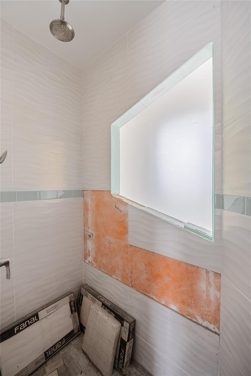 BAYHILL ESTATES - Land