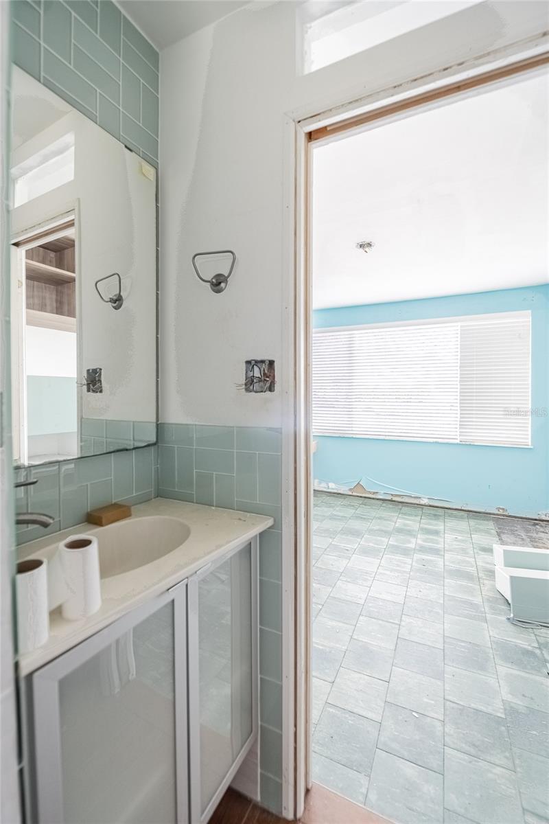 BAYHILL ESTATES - Land