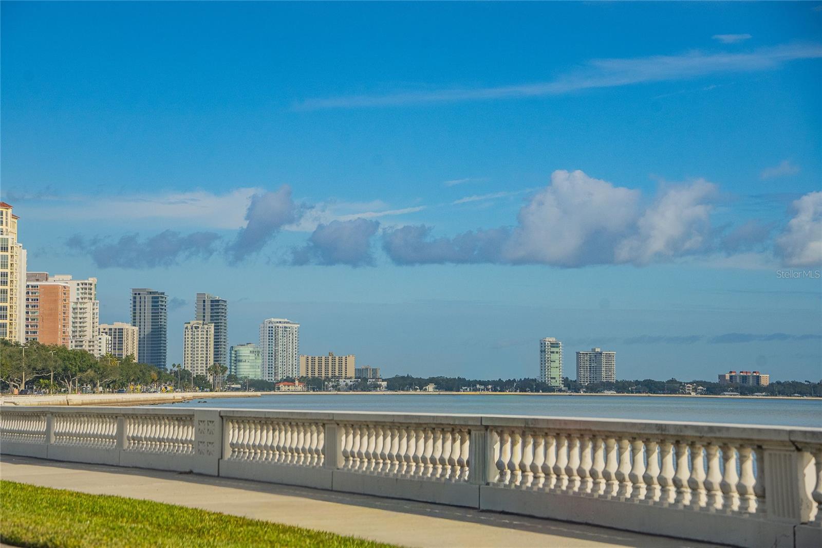 BAYHILL ESTATES - Land