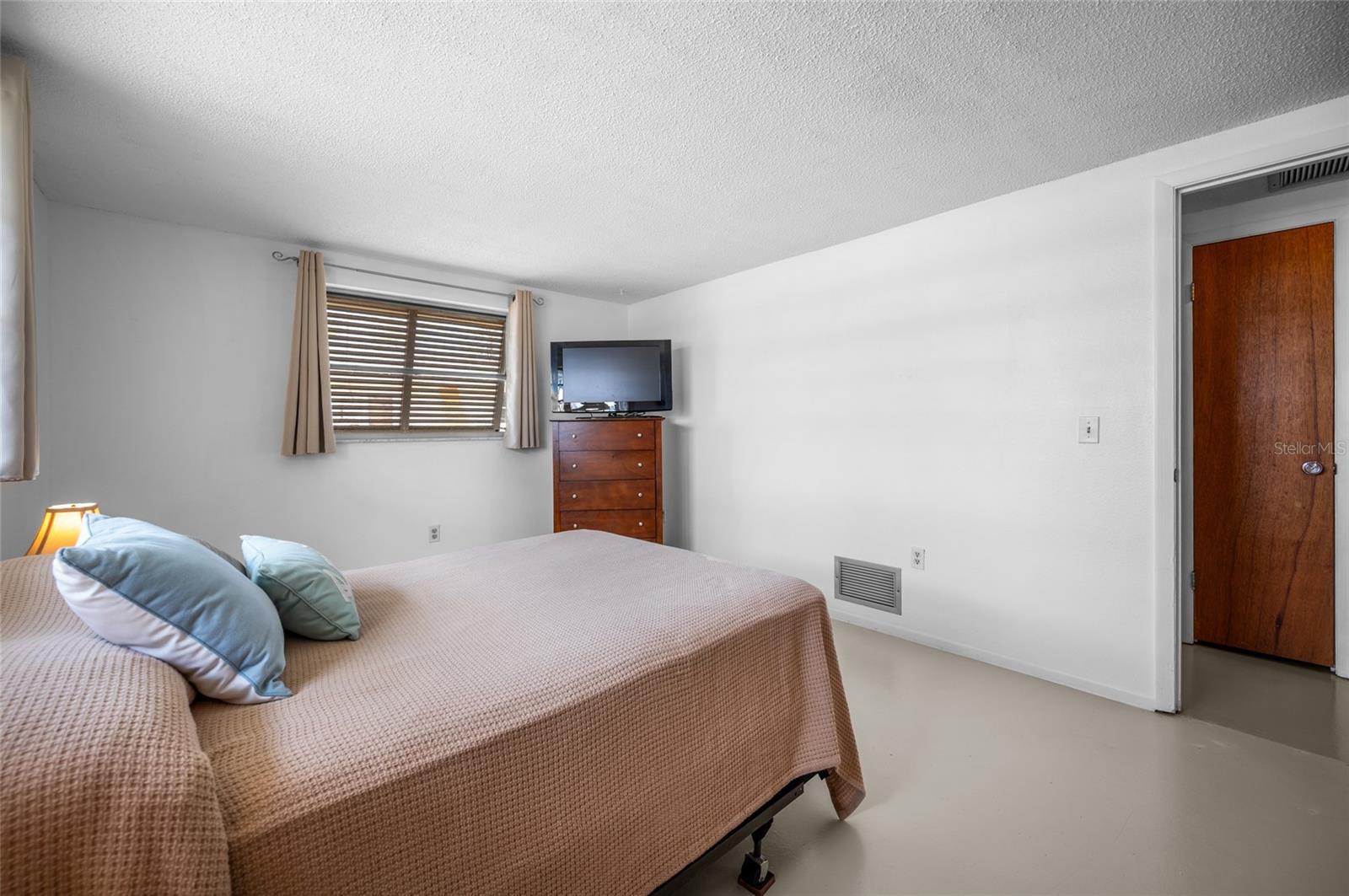 SOUTH VENICE - Residential