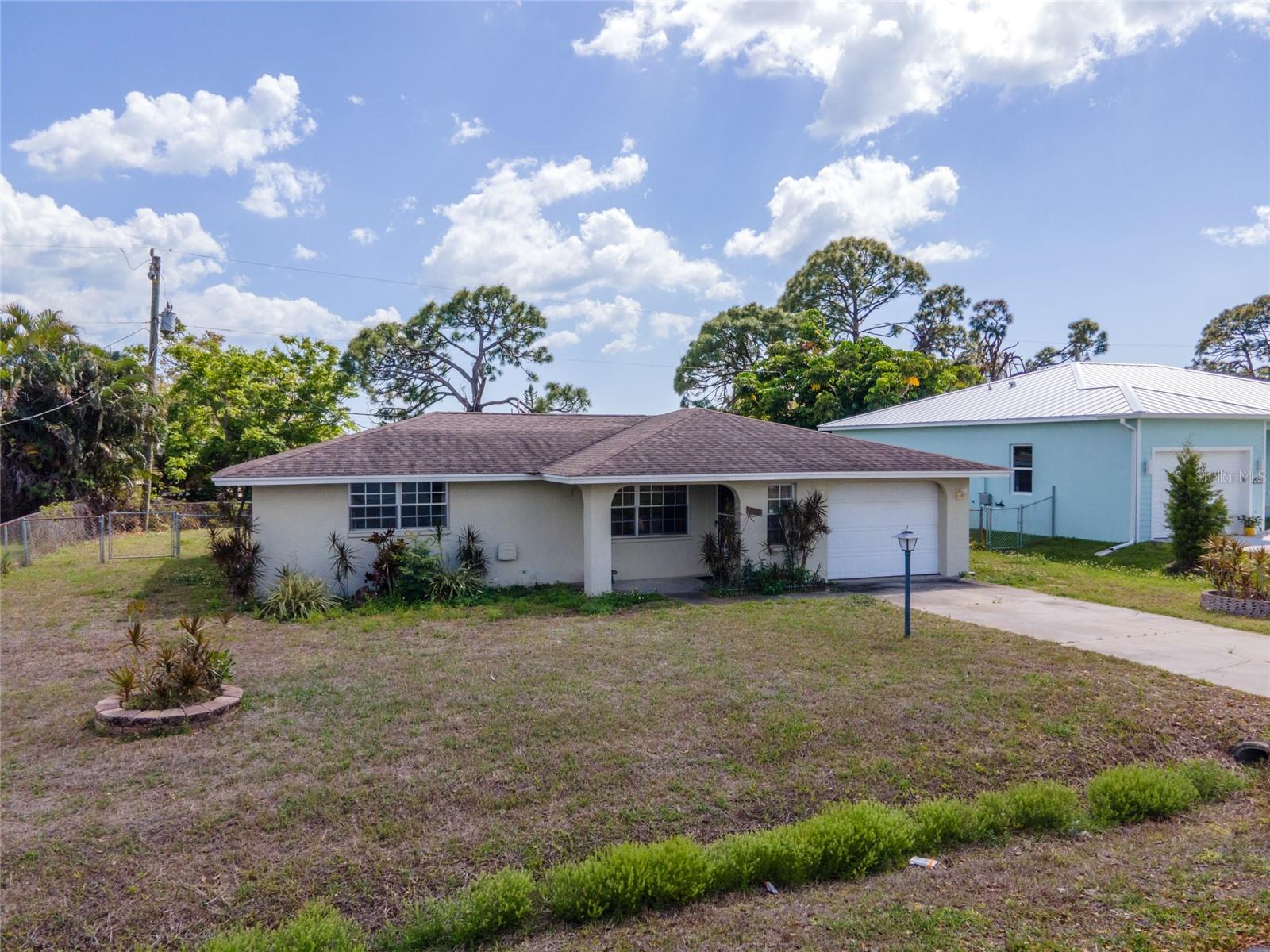 SOUTH VENICE - Residential