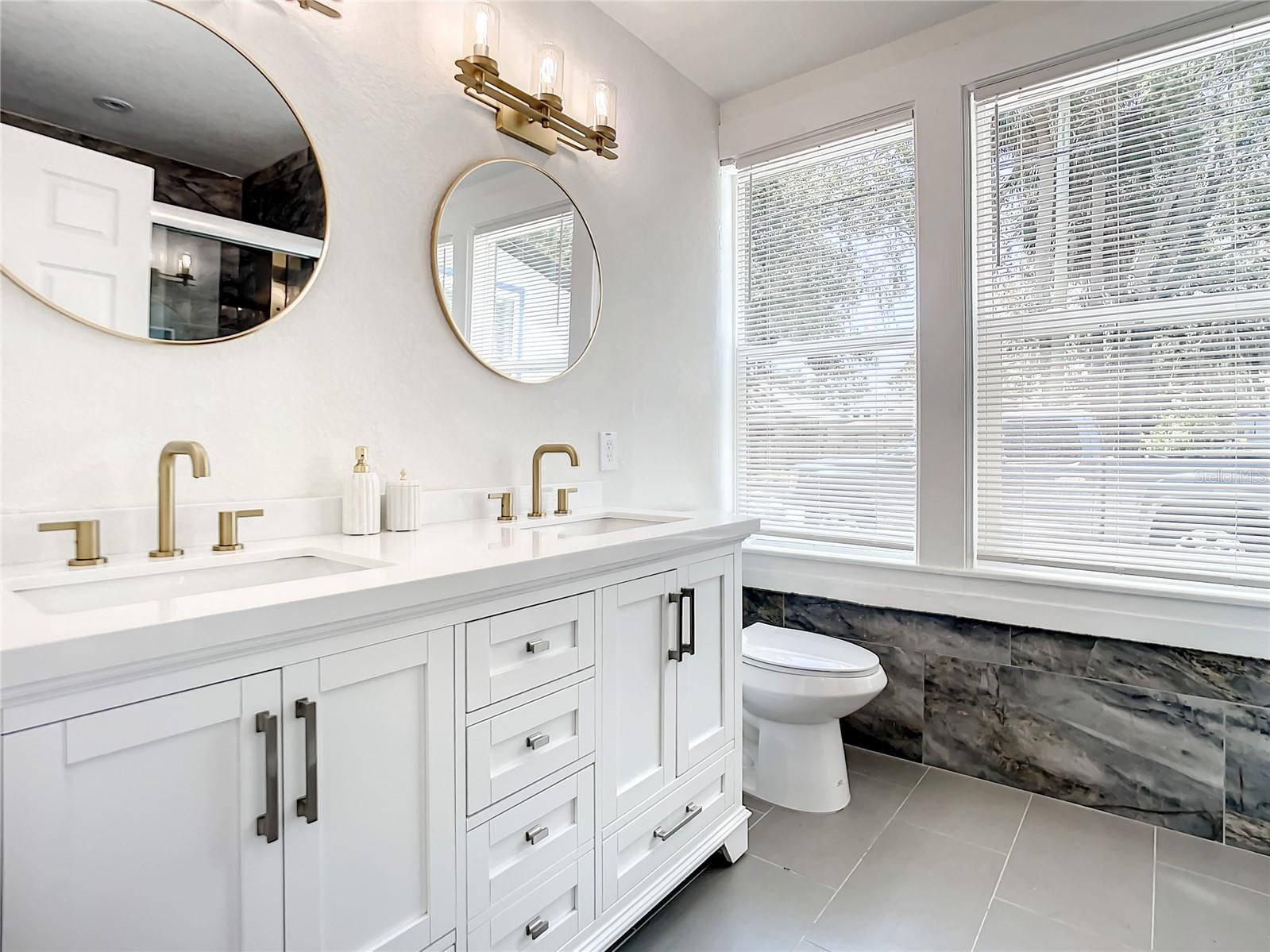 PECK BLK 60 DAYTONA - Residential