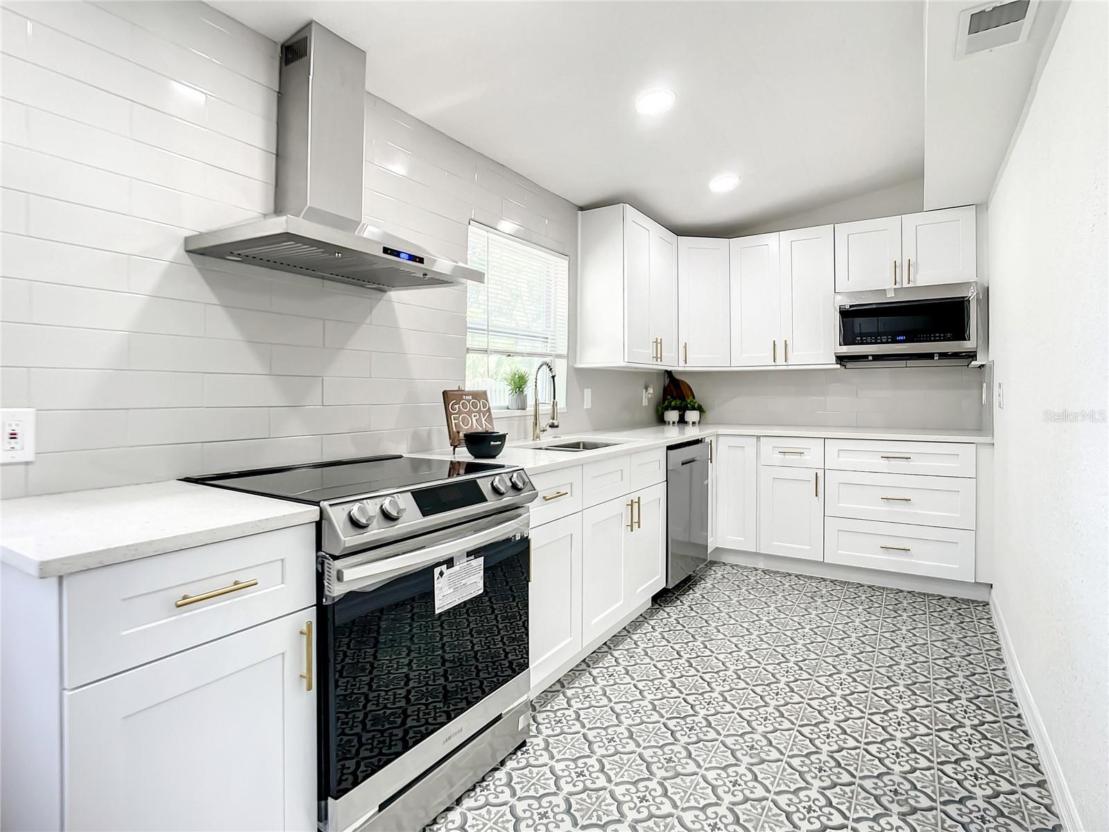 PECK BLK 60 DAYTONA - Residential