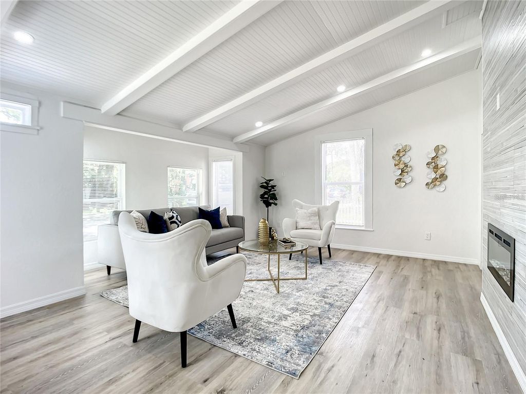 Photo of 110 Palm Place, Daytona Beach, FL 32114 (MLS # O6399947)