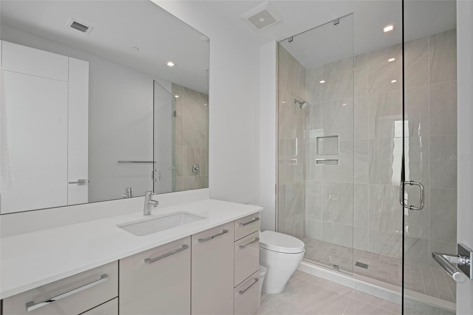 THE RITZ CARLTON RESIDENCES - Residential