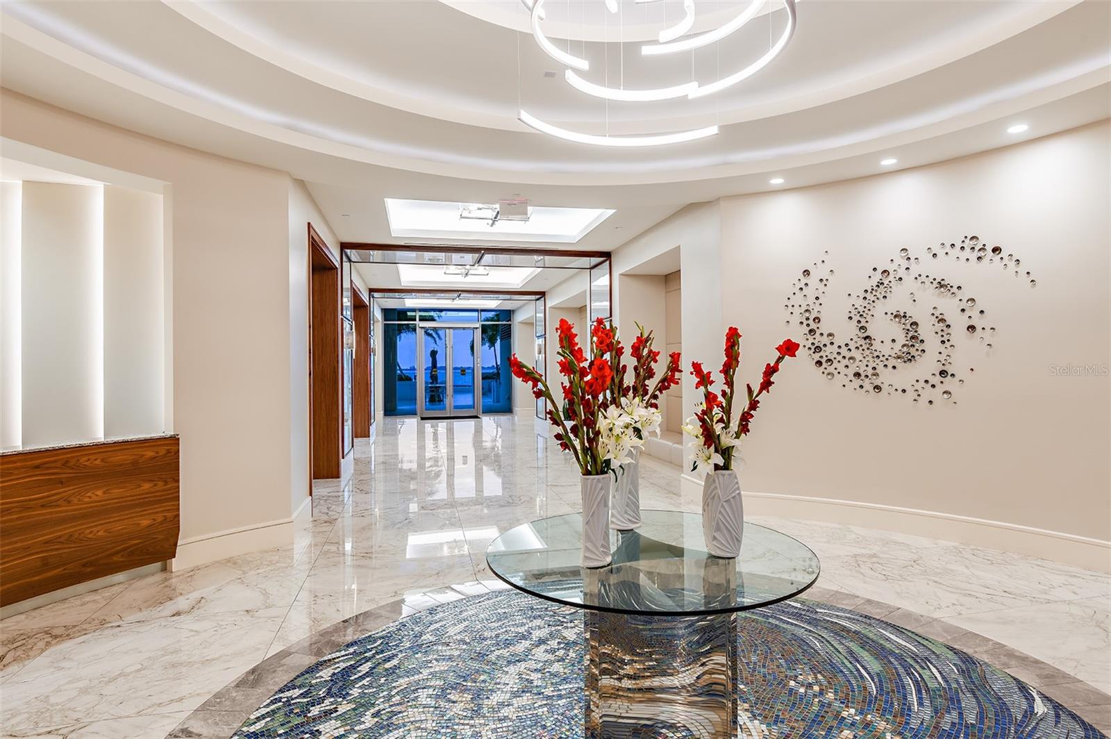 THE RITZ CARLTON RESIDENCES - Residential