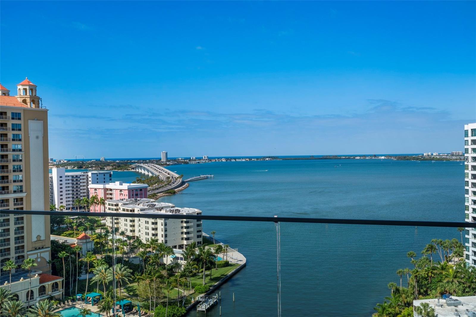 THE RITZ CARLTON RESIDENCES - Residential