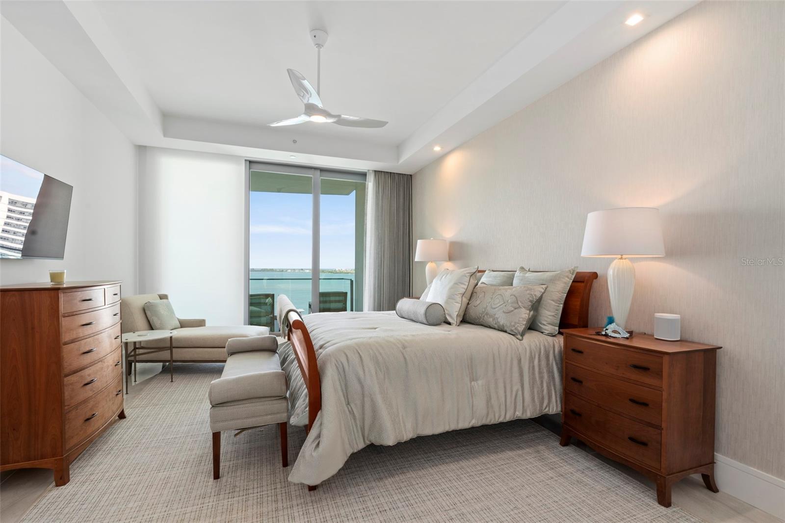 THE RITZ CARLTON RESIDENCES - Residential