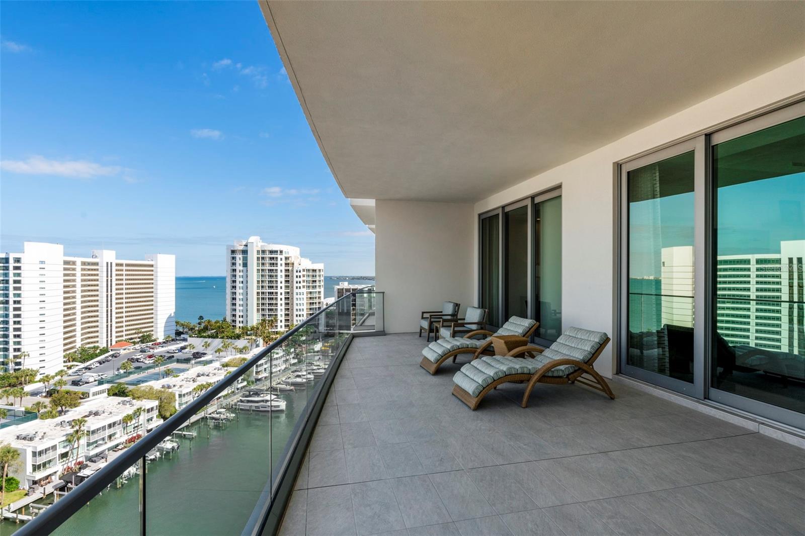 THE RITZ CARLTON RESIDENCES - Residential