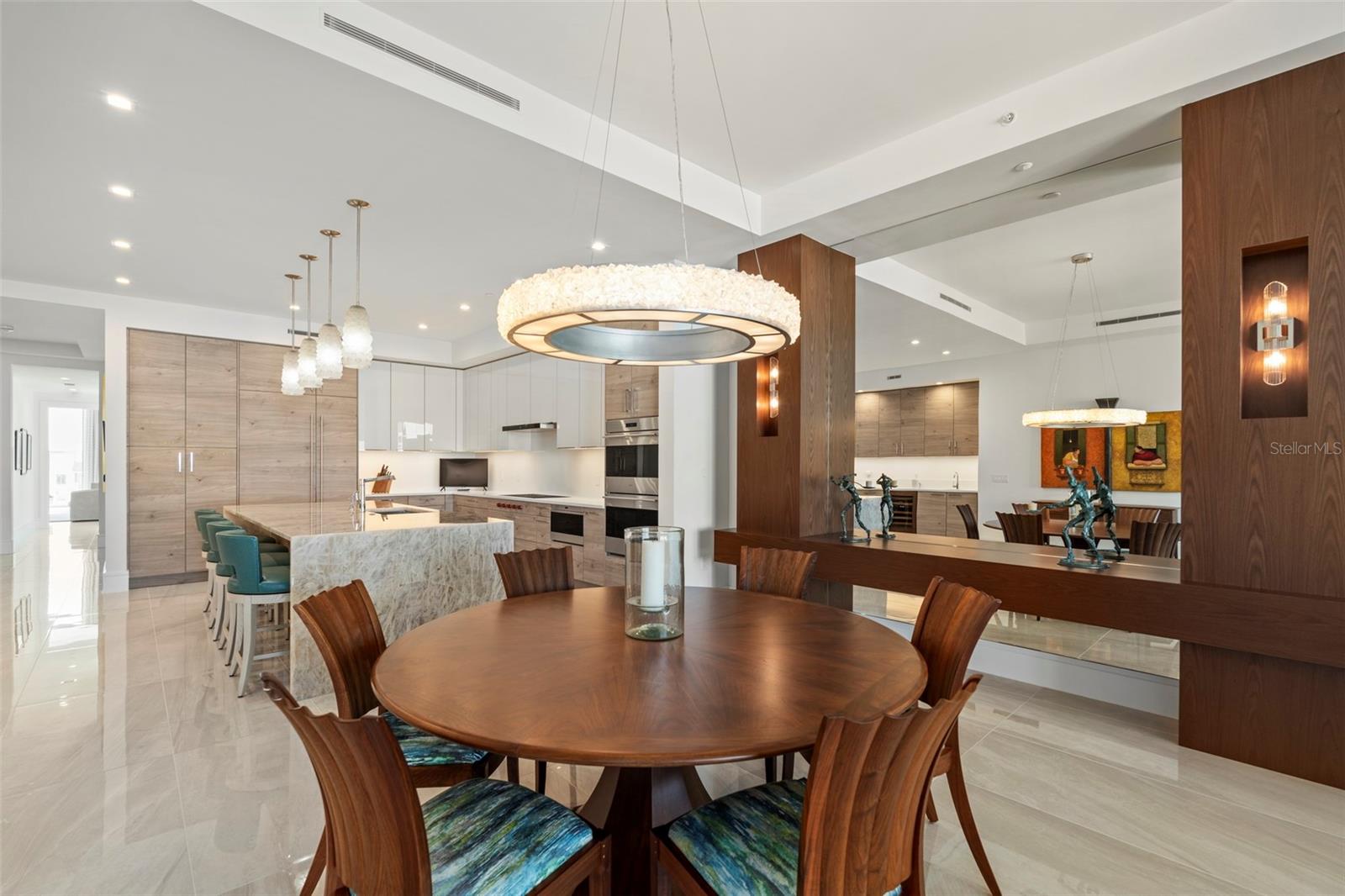 THE RITZ CARLTON RESIDENCES - Residential