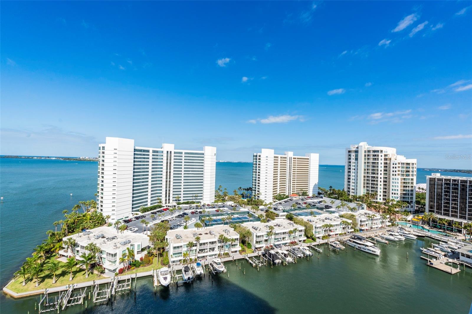 THE RITZ CARLTON RESIDENCES - Residential