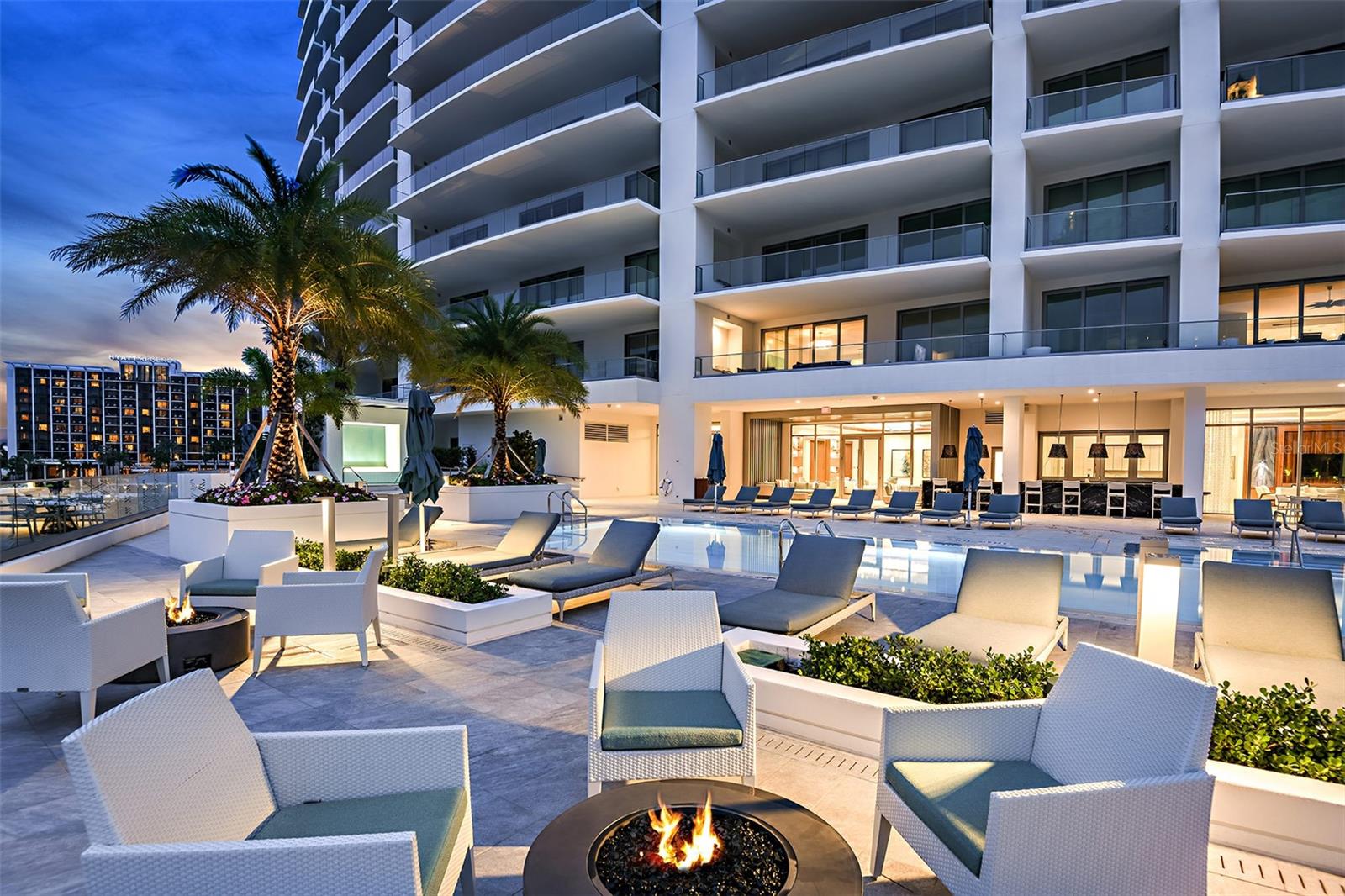 THE RITZ CARLTON RESIDENCES - Residential