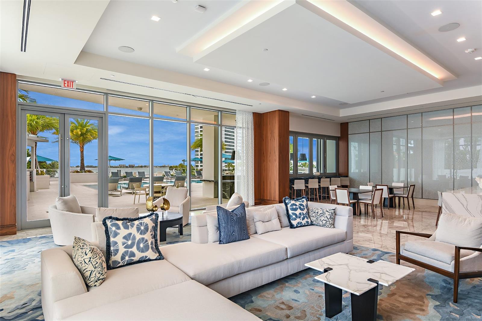 THE RITZ CARLTON RESIDENCES - Residential