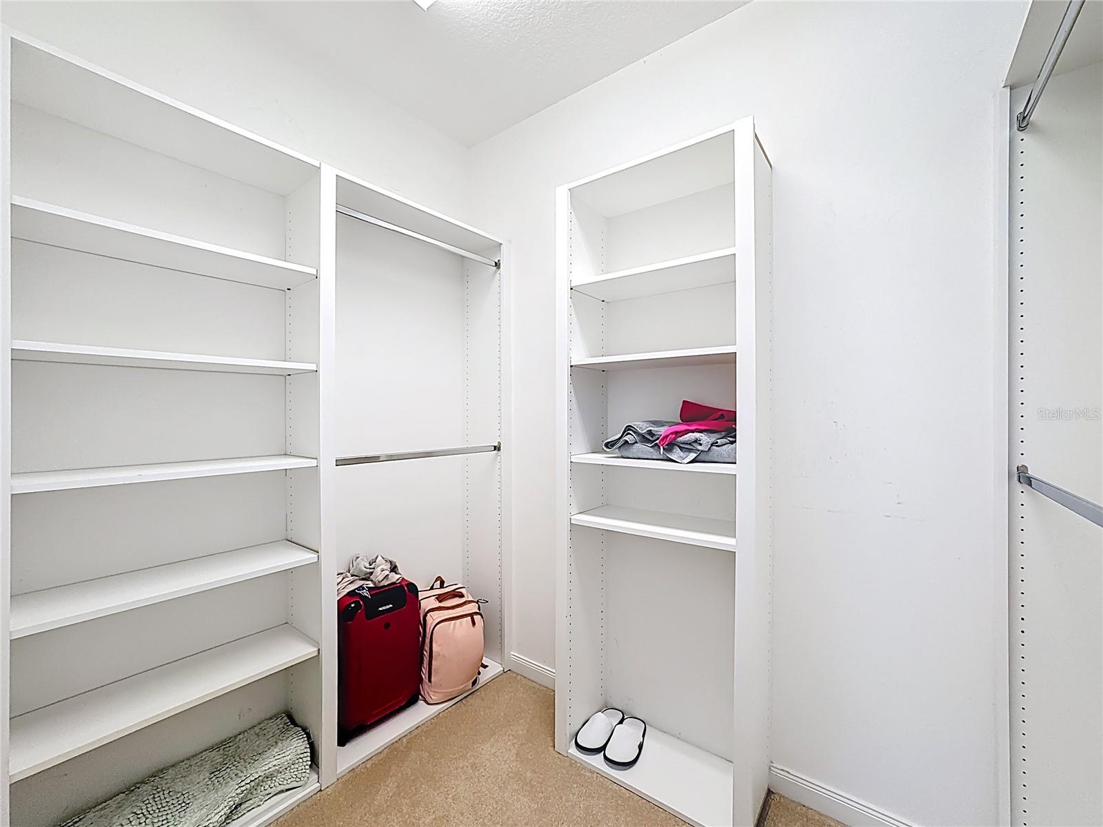 VILLAGEWALK - Residential