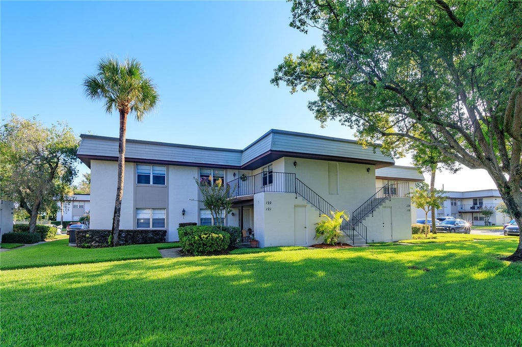 Photo of 122 Windtree Lane #O, Winter Garden, FL 34787 (MLS # G5117173)