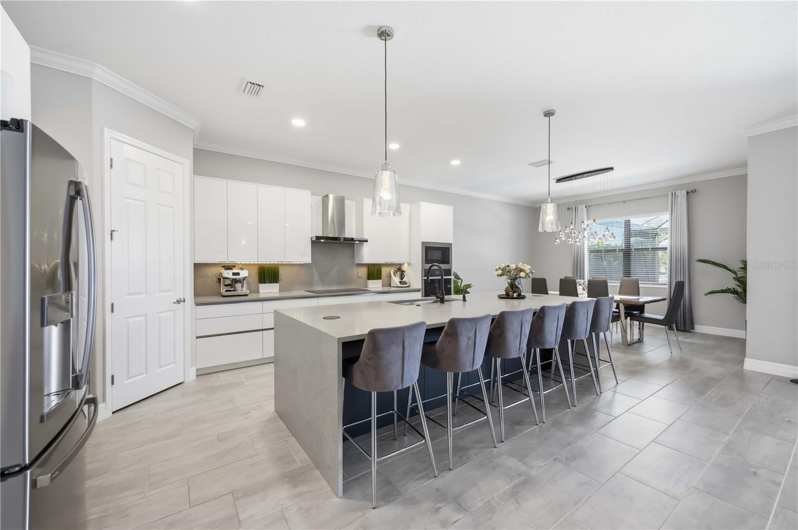 SARASOTA NATIONAL PH 12-B - Residential