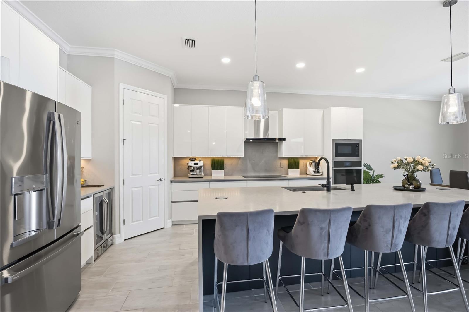 SARASOTA NATIONAL PH 12-B - Residential