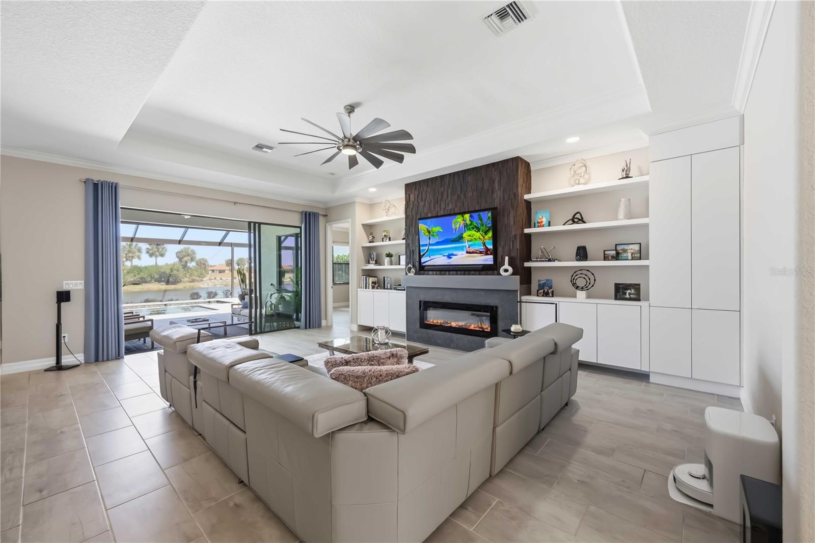 SARASOTA NATIONAL PH 12-B - Residential