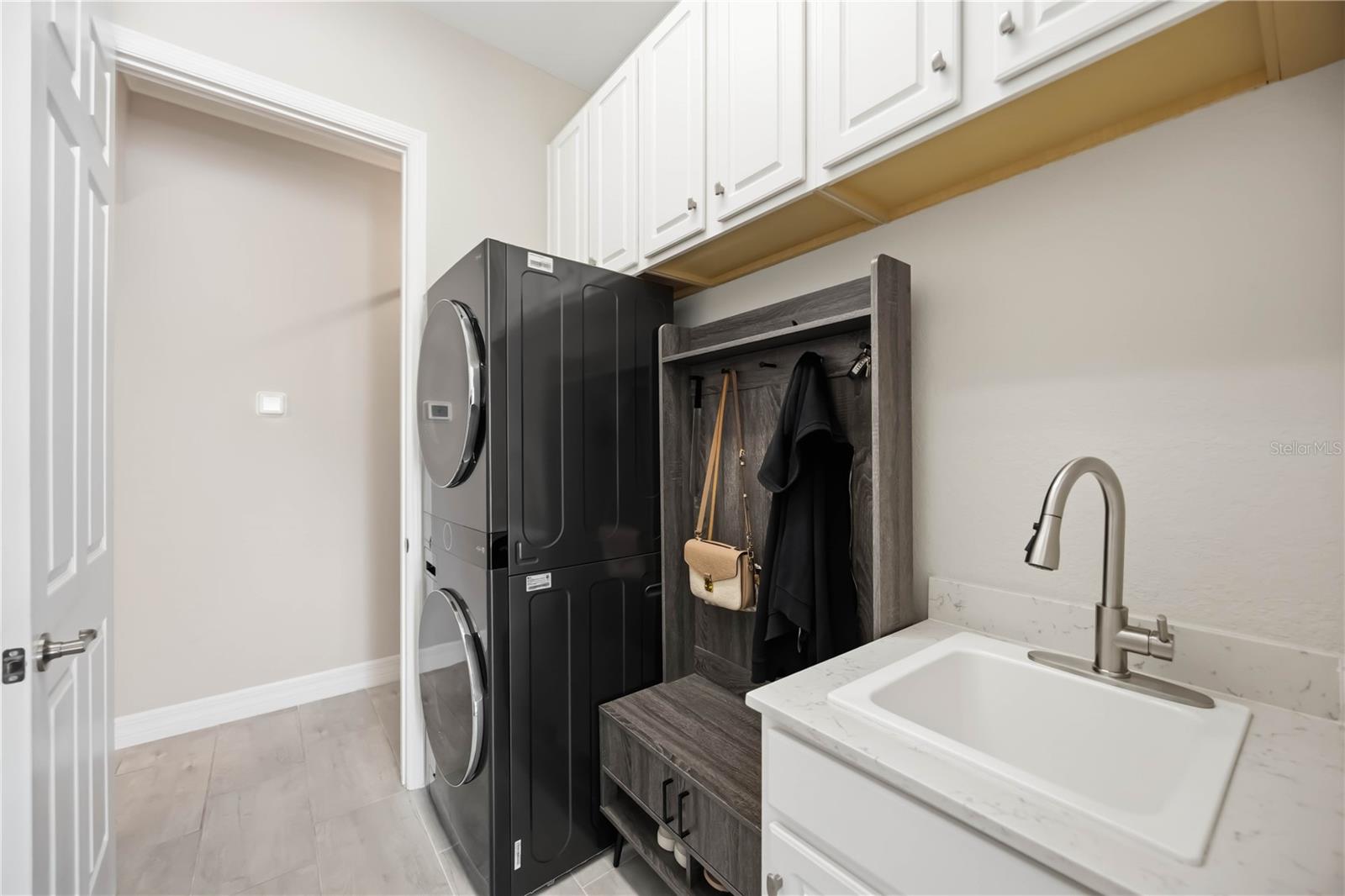 SARASOTA NATIONAL PH 12-B - Residential