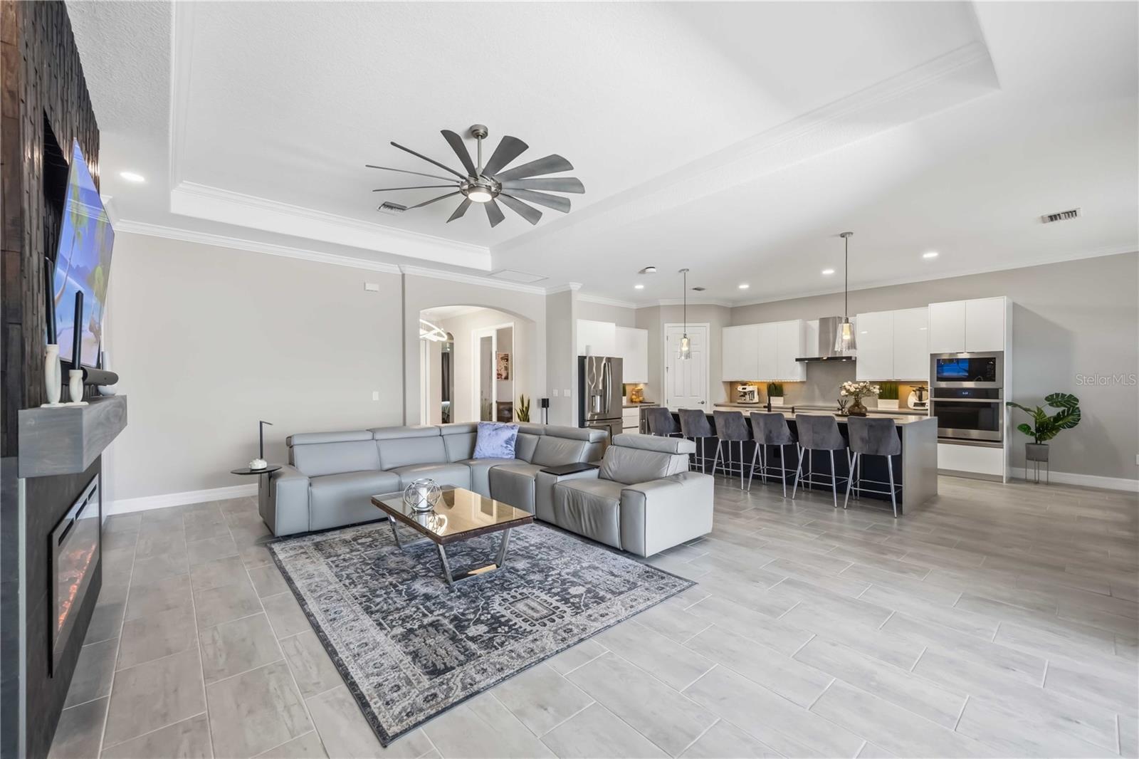 SARASOTA NATIONAL PH 12-B - Residential