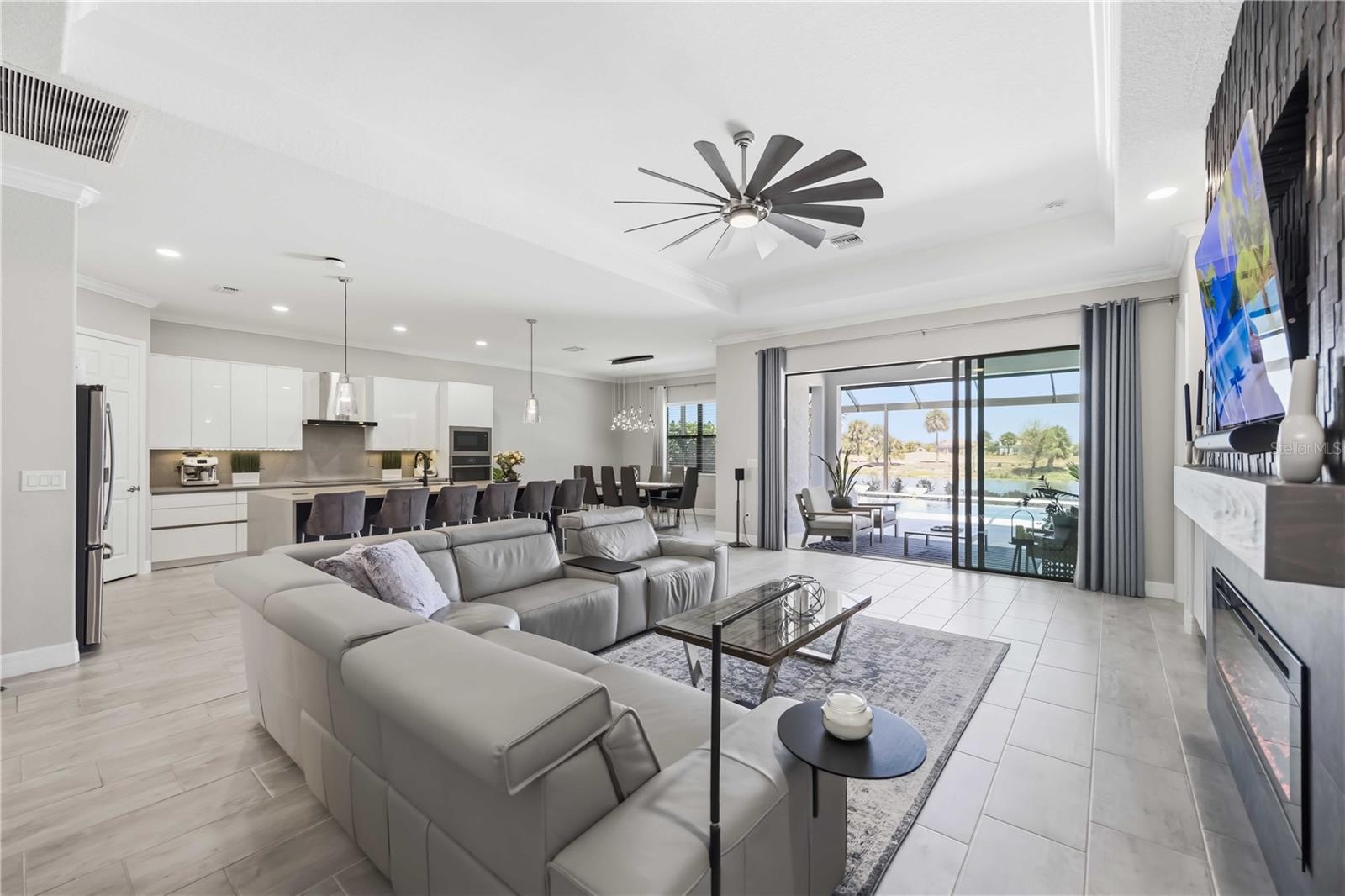 SARASOTA NATIONAL PH 12-B - Residential