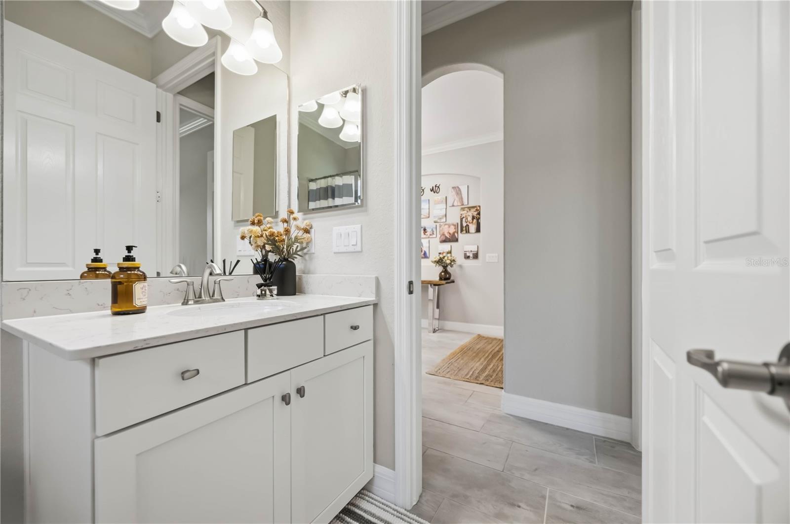 SARASOTA NATIONAL PH 12-B - Residential