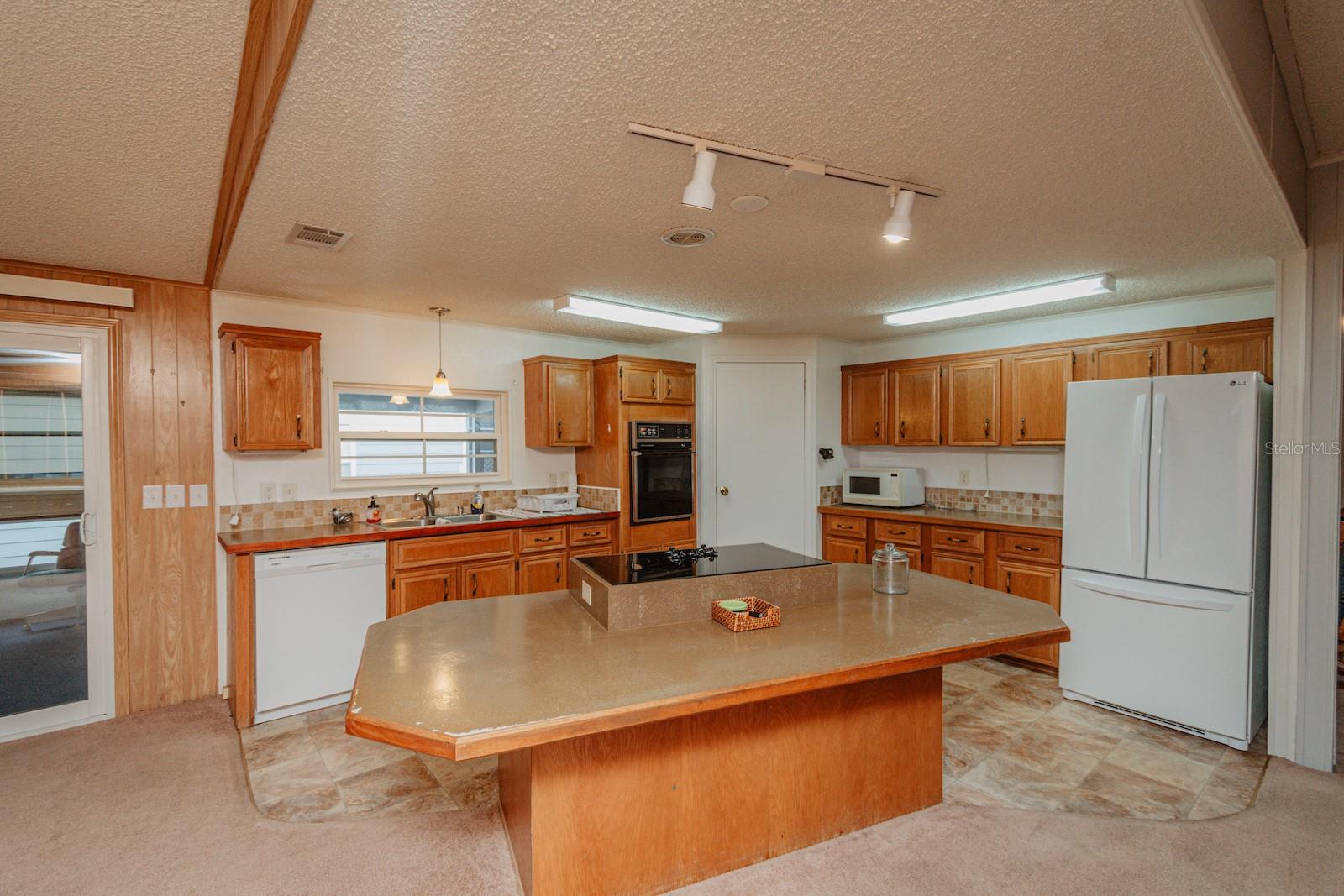 NATURES EDGE RESIDENCE PH 1 - Residential