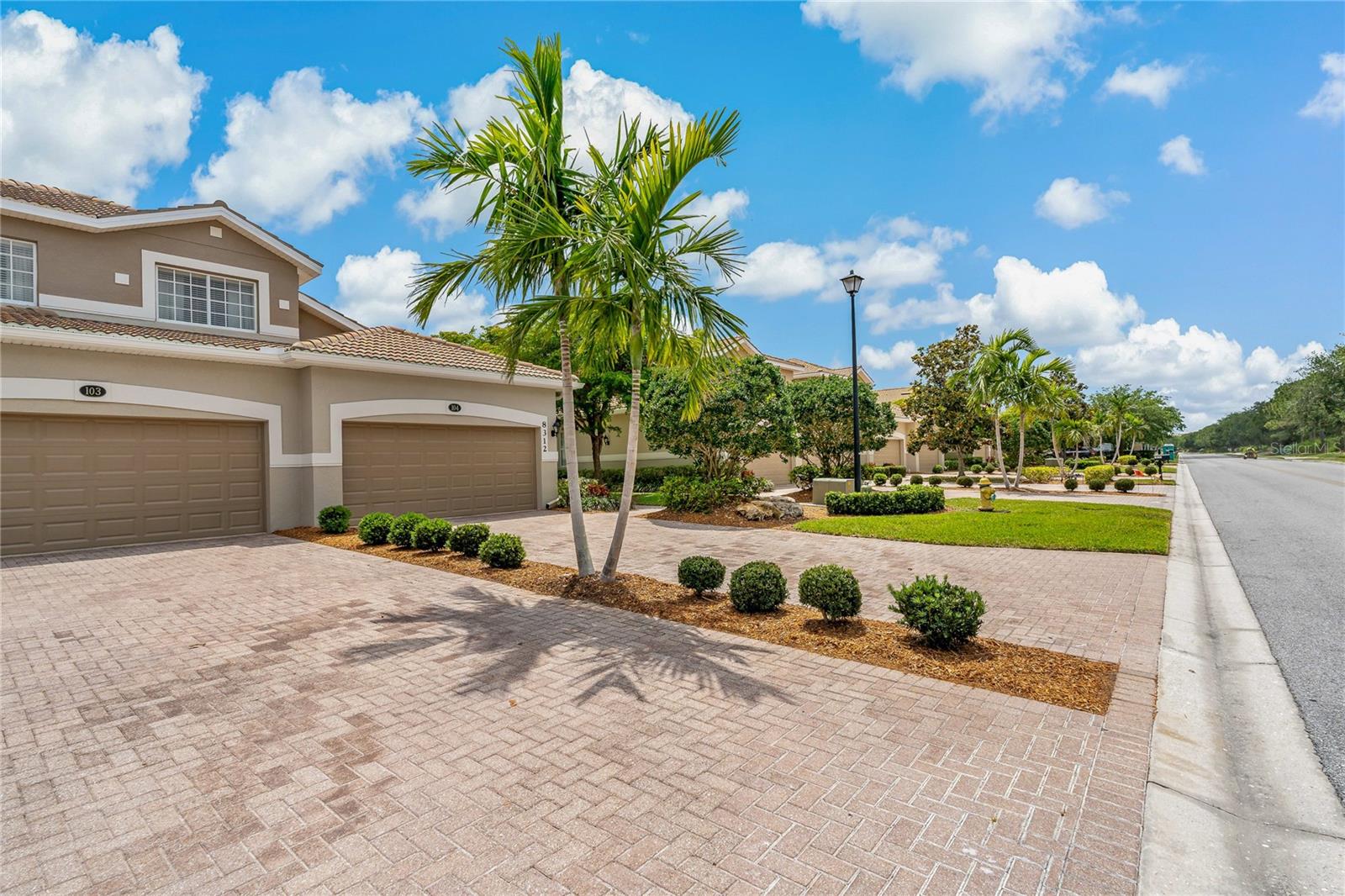 COACH HOMES I AT RIVER STRAND 2195/5517 - Residential Lease