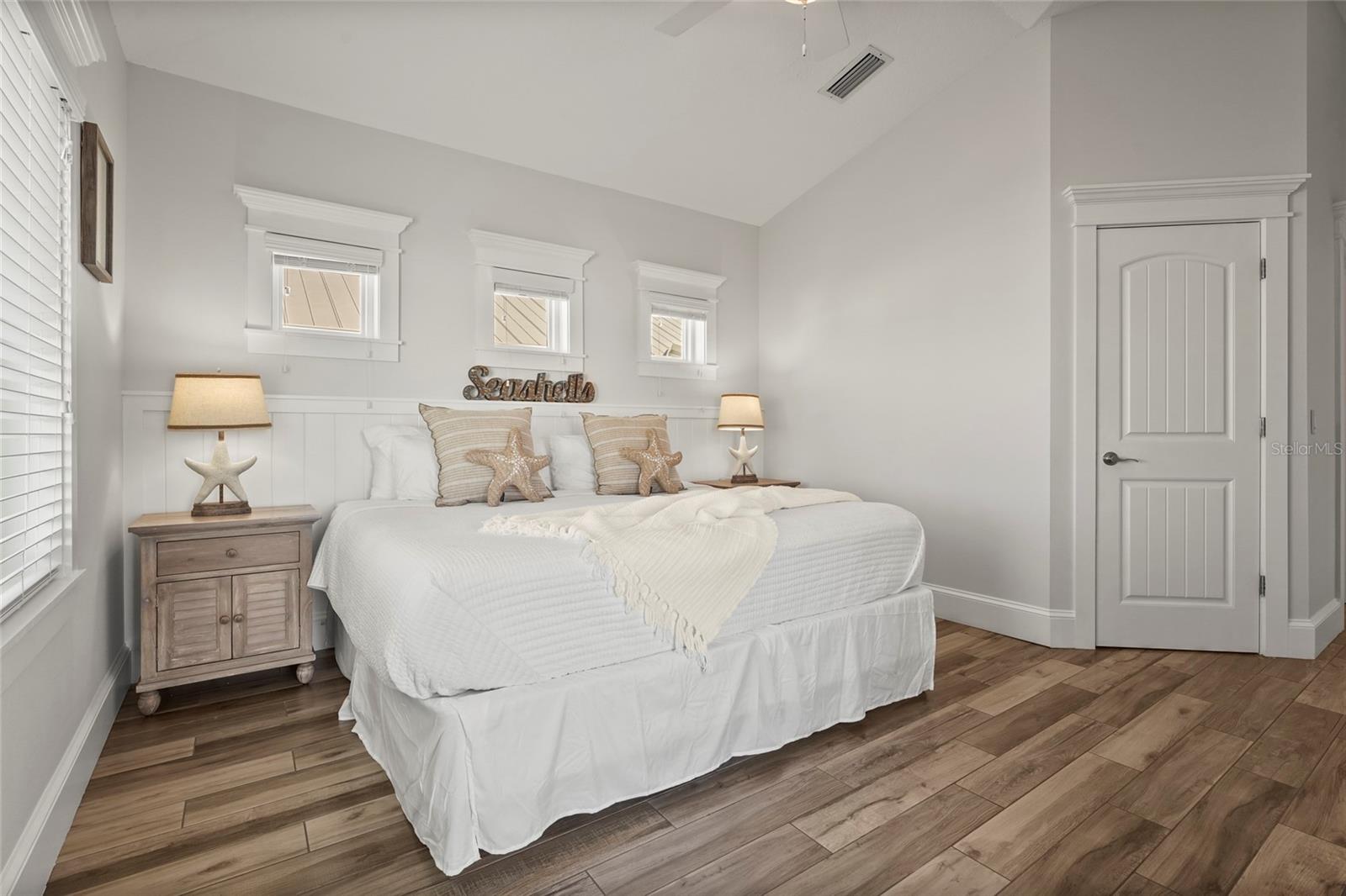 CORTEZ BEACH - Residential