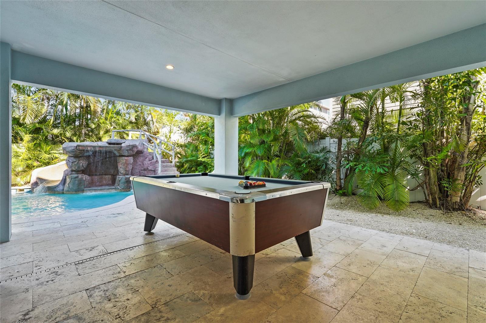 CORTEZ BEACH - Residential