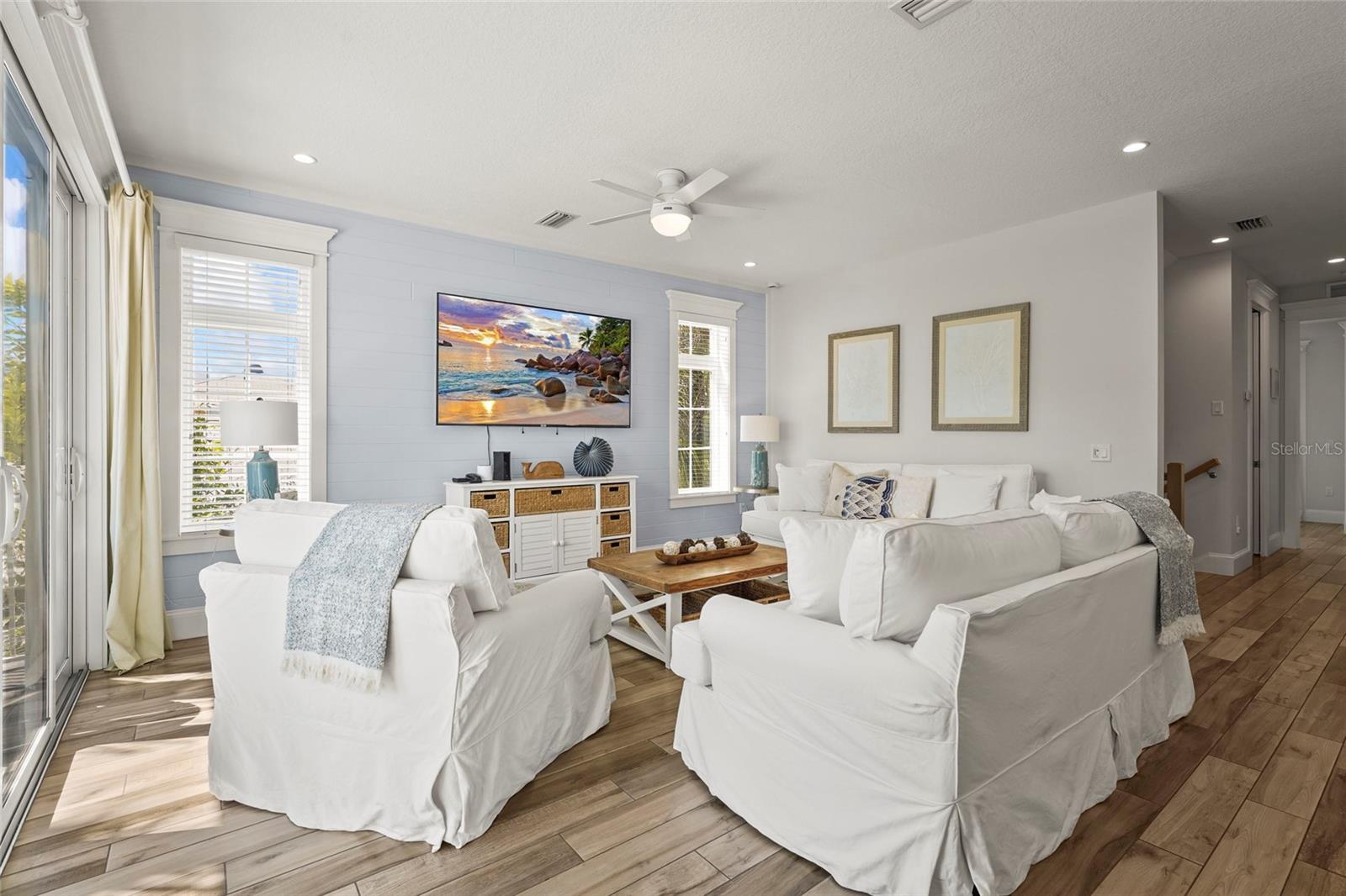 CORTEZ BEACH - Residential