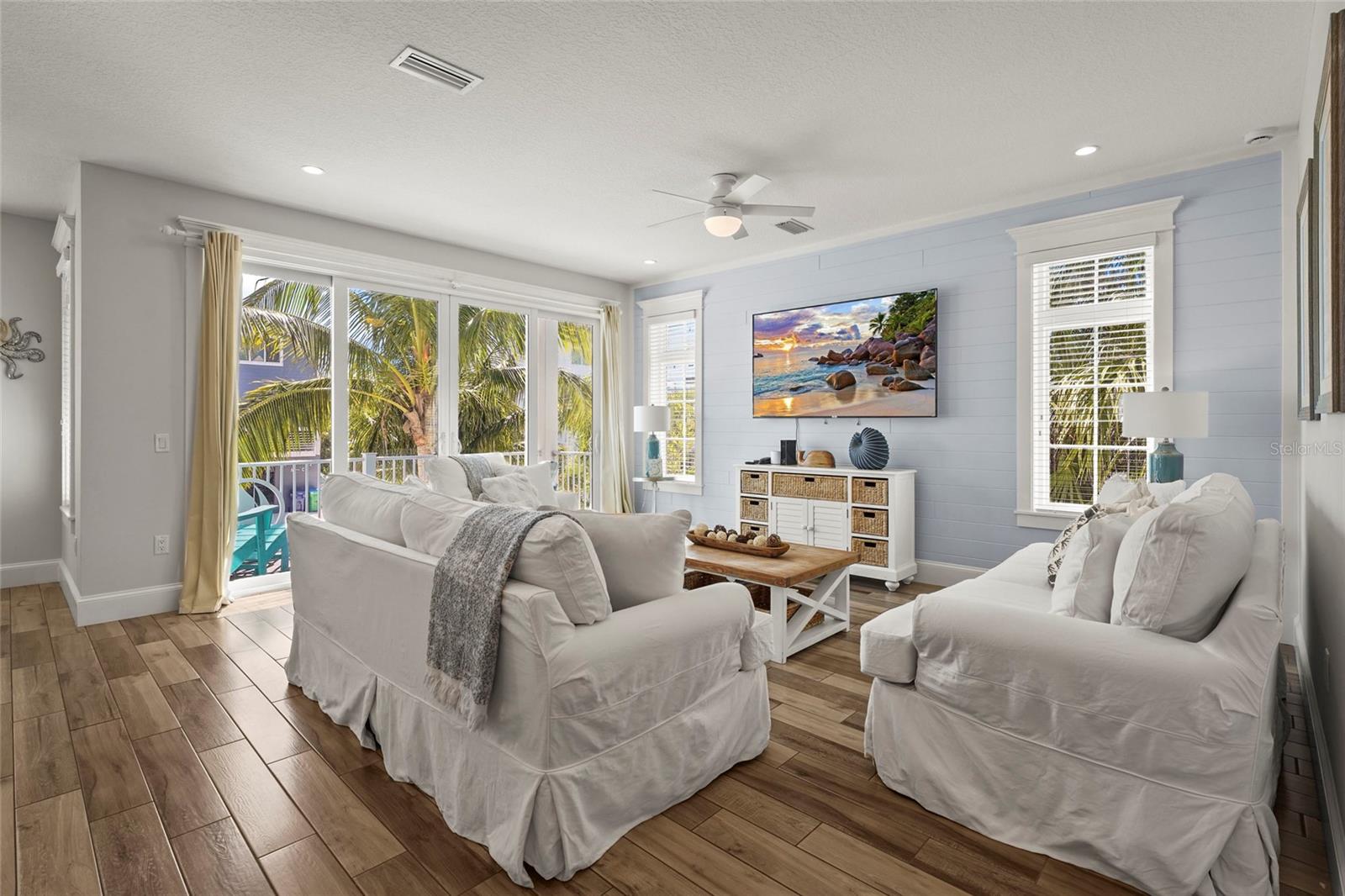 CORTEZ BEACH - Residential