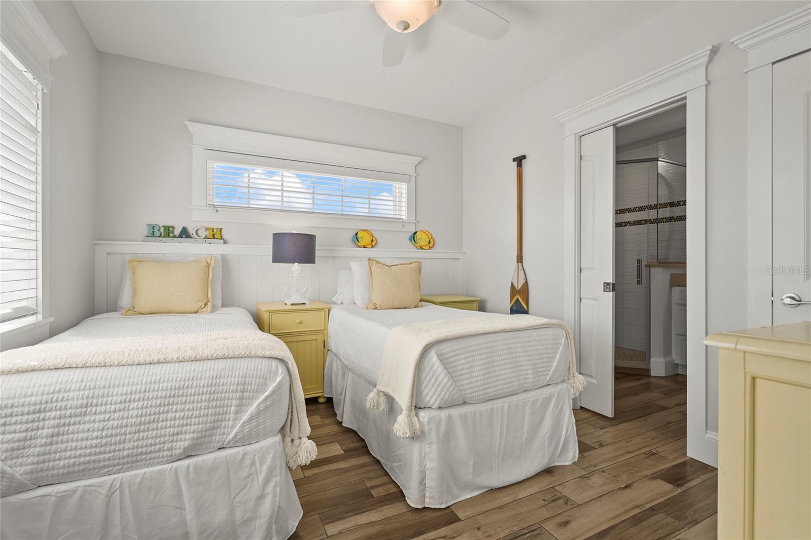 CORTEZ BEACH - Residential