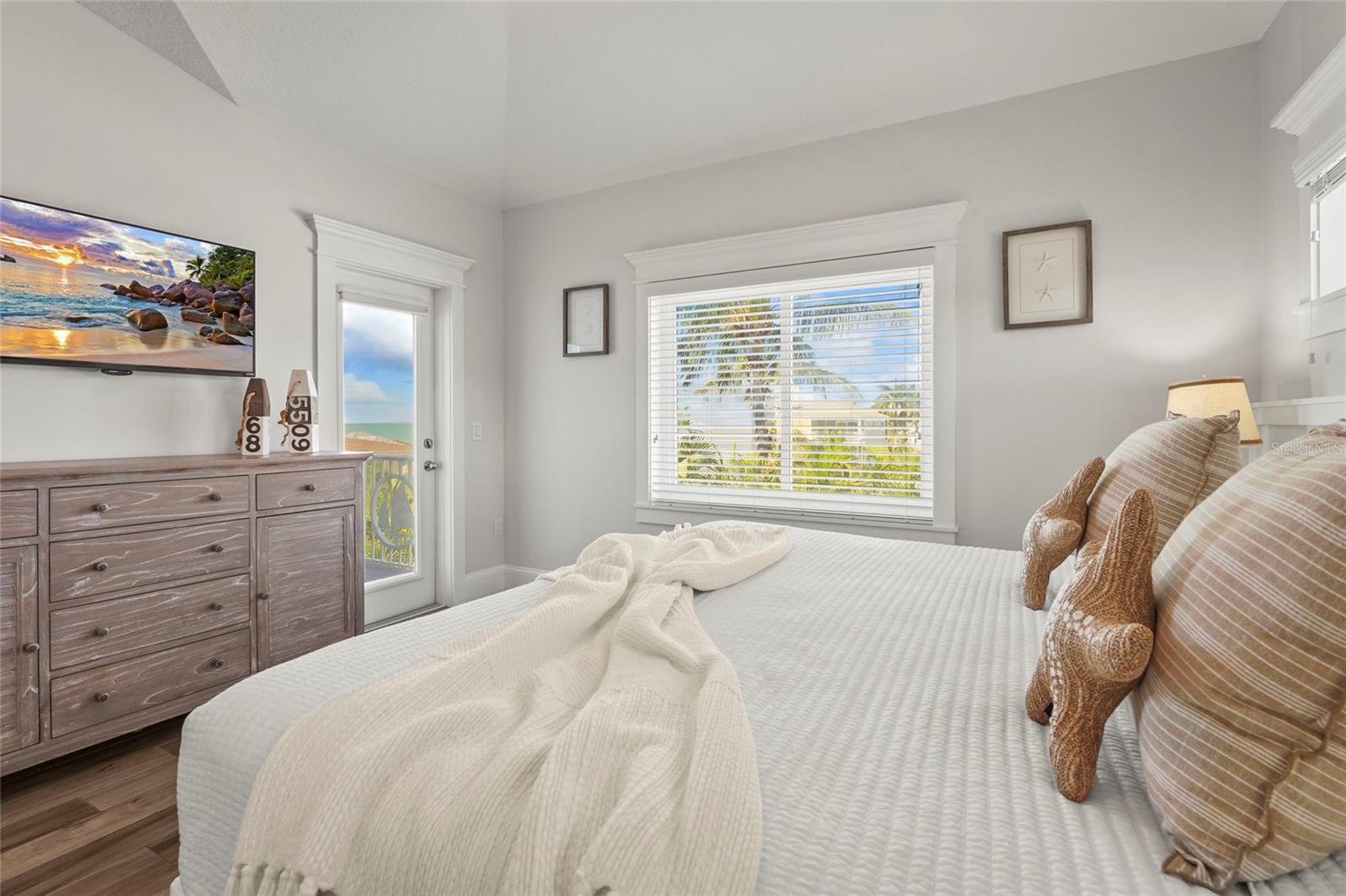 CORTEZ BEACH - Residential