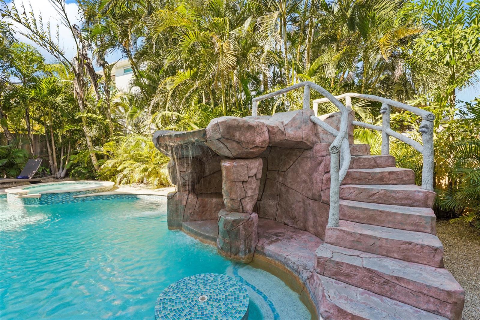 CORTEZ BEACH - Residential