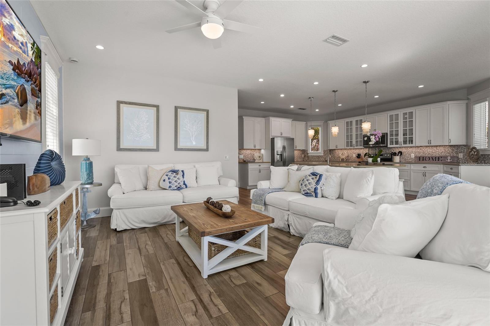 CORTEZ BEACH - Residential