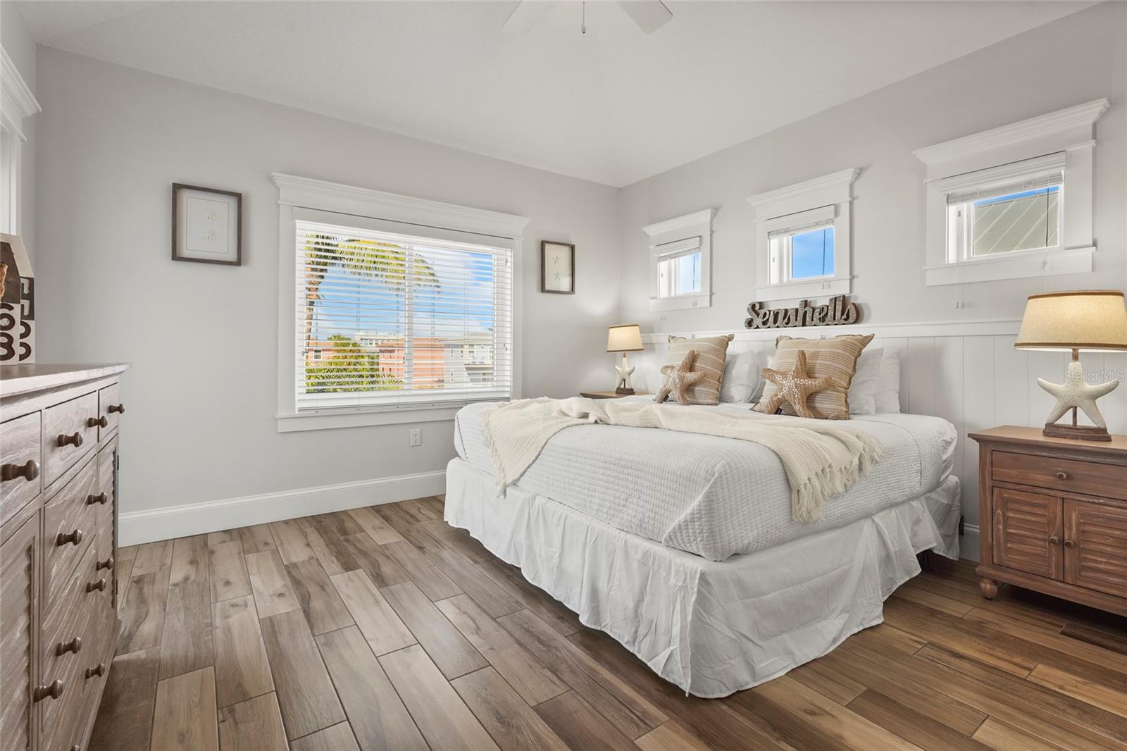 CORTEZ BEACH - Residential